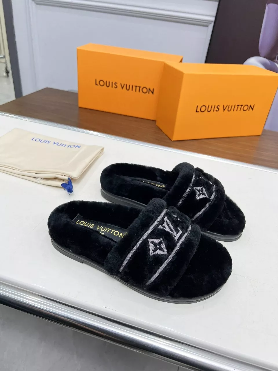 louis vuitton chaussons pour femme s_12ba46b4